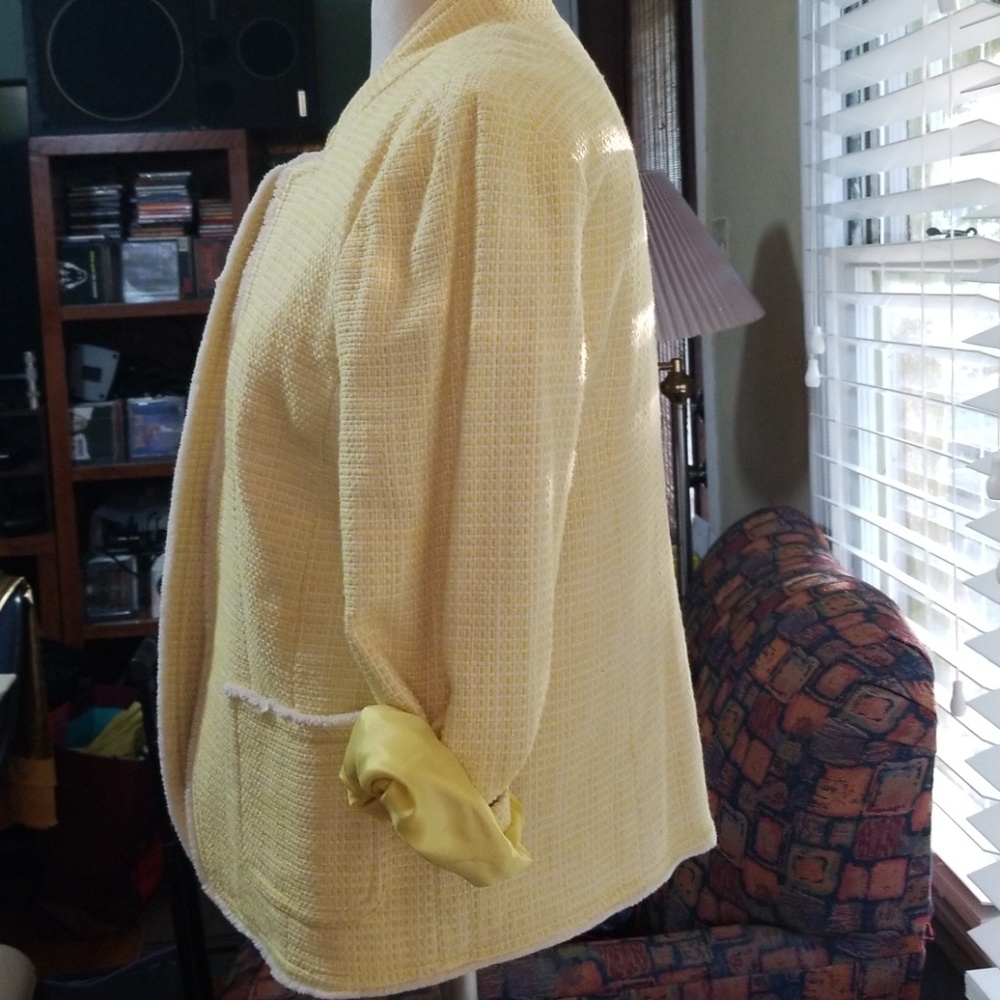 Jacket - Picture 2 of 4